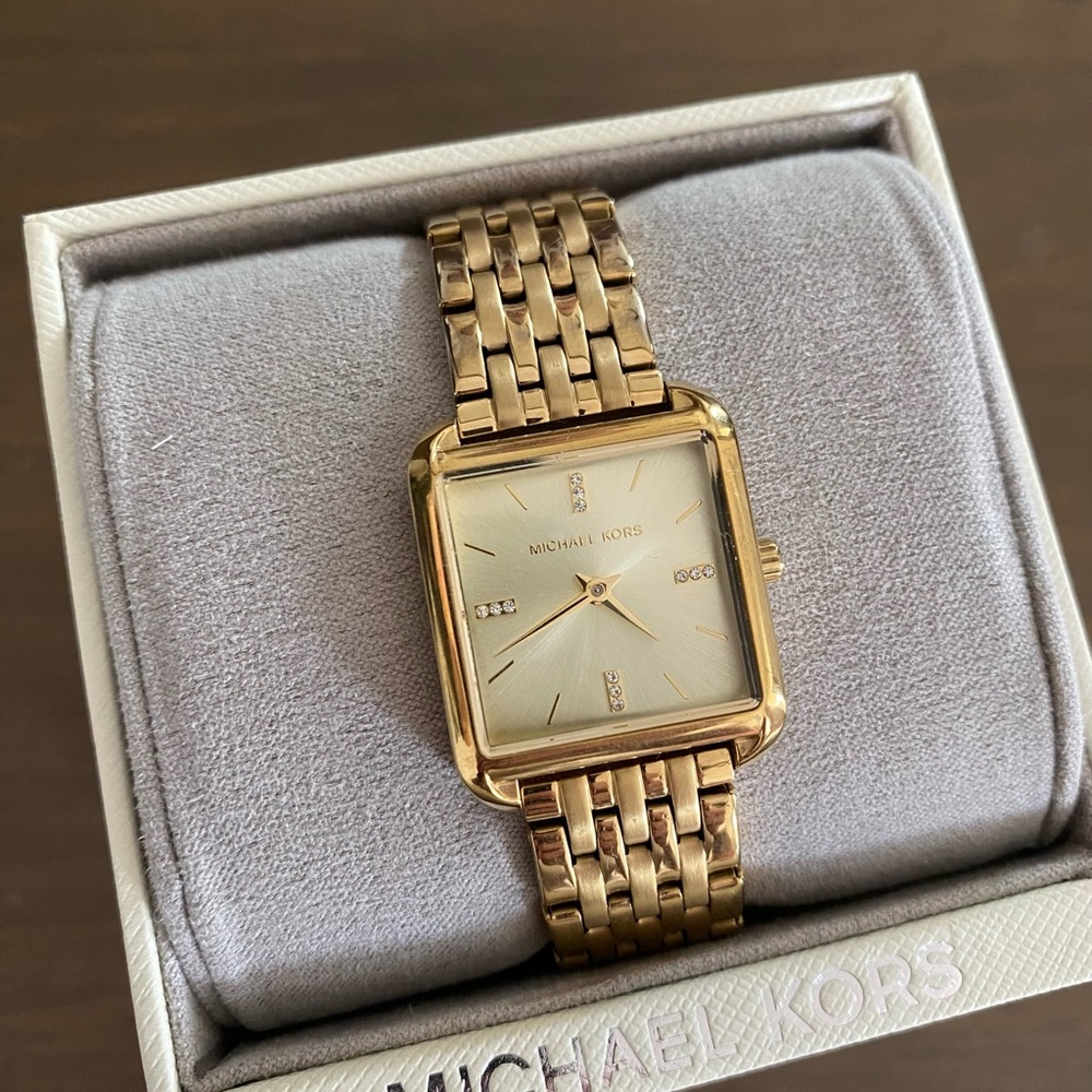 Michael Kors Gold Watch - Picture 2 of 11